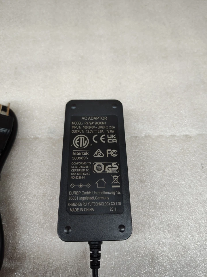 SYLVOX 32'' Mirror TV Bathroom Waterproof 1080p smart TV - AC Adapter  - Image 2 of 3