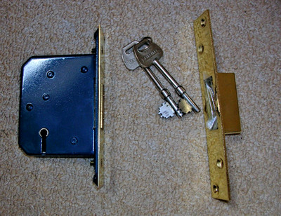 Keypsafe Einsteckschloss Türschloss - Messingbeschläge - 75 mm - Neuzustand