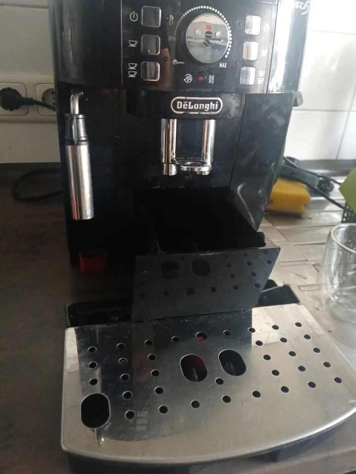 De'Longhi Magnifica Start ECAM 220.21.B, Foto 1 von 5