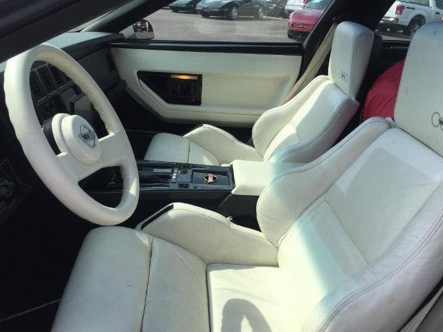 1988 White Chevrolet Corvette   | C4 Corvette Photo 10