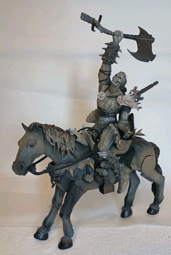 Spawn Series 24 Black Knight & Battle Horse & Weapons Deluxe McFarlane EUC