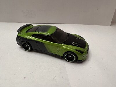 2019 Hot Wheels 2017 NISSAN GT-R (R35) 1:64 Green & Black Mint | eBay