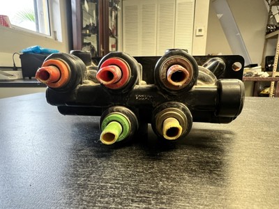 MACK BENDIX 5013272- MV-3® Air Brake Manifold Control Dash Valve  