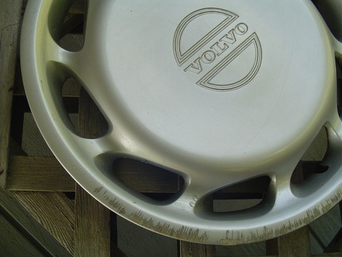 ONE 1994 94 VOLVO 850 HUBCAP WHEEL COVER 10 SLOT 15 IN. VINTAGE CLASSIC ANTIQUE - Picture 2 of 7