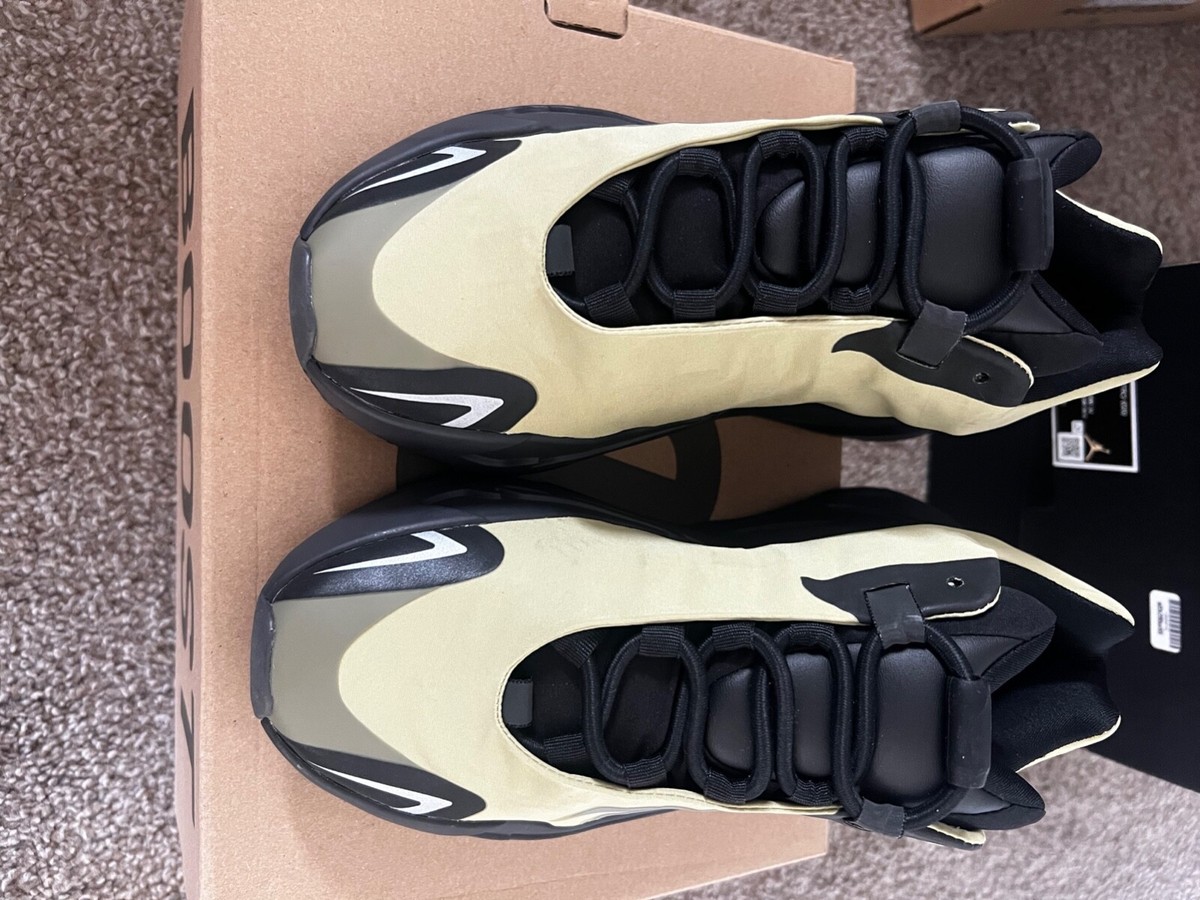 yeezy 700 black and tan