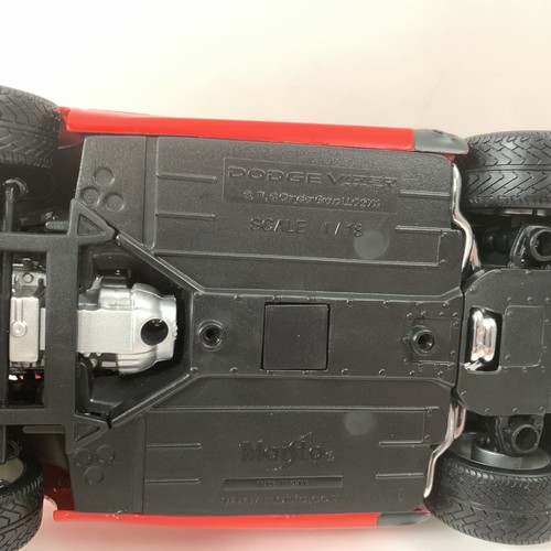 Maisto Special Edition 2003 Dodge Viper SRT-10 1:18 Scale Die Cast Red - Picture 18 of 24