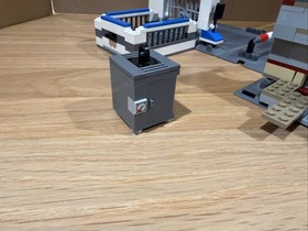 LEGO Racers: Brick Street Getaway (8211) 100% Complete Race Car Building Toys