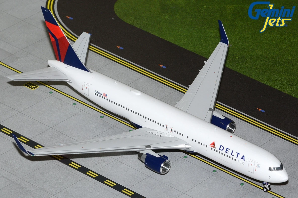 1:200 Scale Diecast Aircraft & Spacecraft Boeing 767 Aircraft