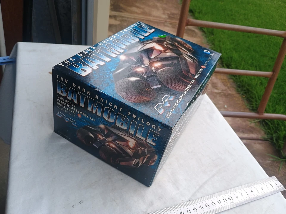 Moebius Models Batman Dark Knight Batmobile 1:25 943 Model Kit PARTIALLY OPENED - Image 4 of 4