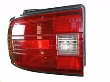 Feu arrière Mazda 323