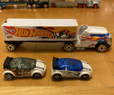 Vintage 2005 Hot Wheels Truckin' Transporters Original Rare Old