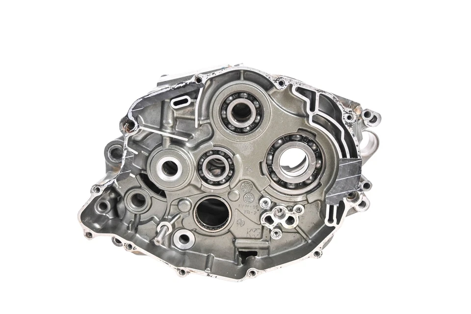 03 Yamaha TTR225 Crankcase Center Crank Case - Image 2 of 4