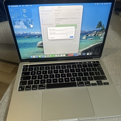 2021 Apple MacBook Pro A2338 13'' M1 Touchbar 8GB RAM 256GB SSD TOP