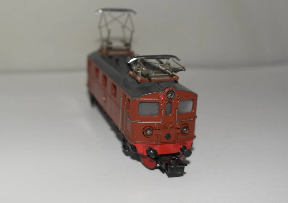 MARKLIN H0 : cod. 3118 set completo di binari con loco 3018 carrozze TOP 1957 - Immagine 4 di 4