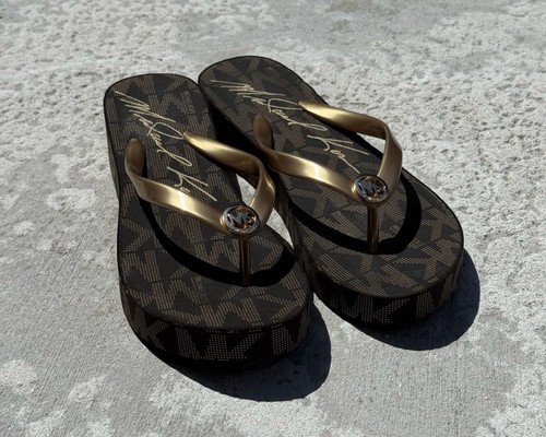 Michael Kors Jet Set Rubber Women Flip Flops Gold, 7M