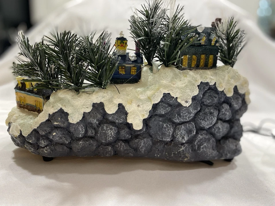 Vintage Avon Fiber Optic Christmas Village ￼ - Image 4 of 4