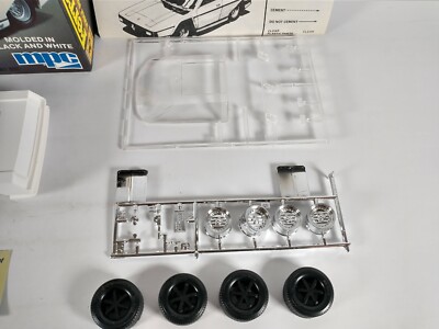 Ferrari rainbow 308 gt 1/24 neuve - Modélisme