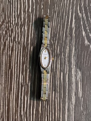 Vintage Rare Oval Thin Pulsar Silver Tone Stainles V220-x007 Dainty Petite Watch Vintage Rare Oval Thin Pulsar Silver Tone Stainles V220-x007  main image 2