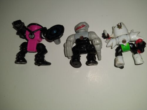 Vintage LOT of 3 1990s Z Bots Galoob Micro Machines Figures & Vehicles  - Picture 1 of 6