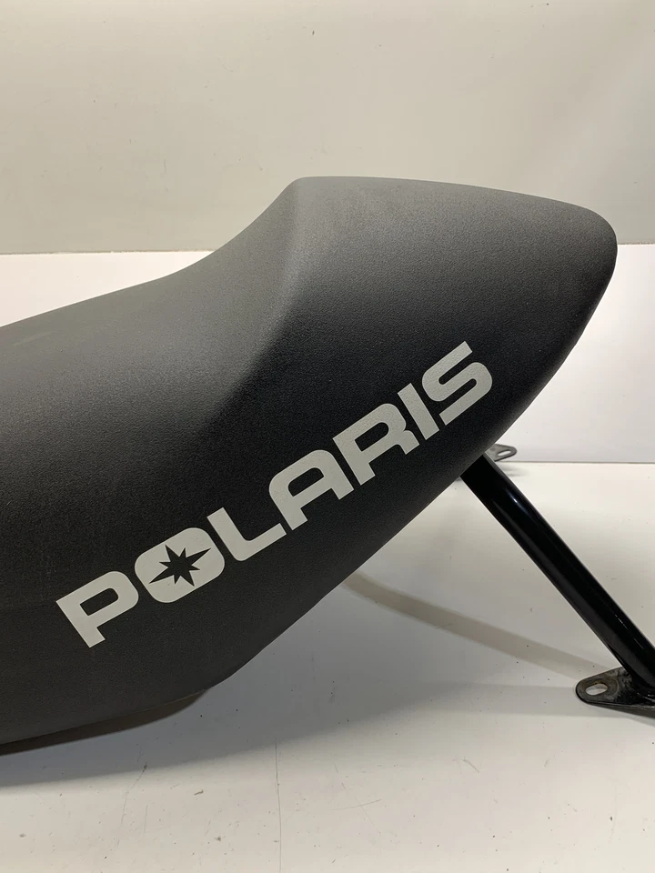 Seat Asm con 1015424-067 - Polaris IQ 600 2011 | Negro 56018 Foto 4 de 4