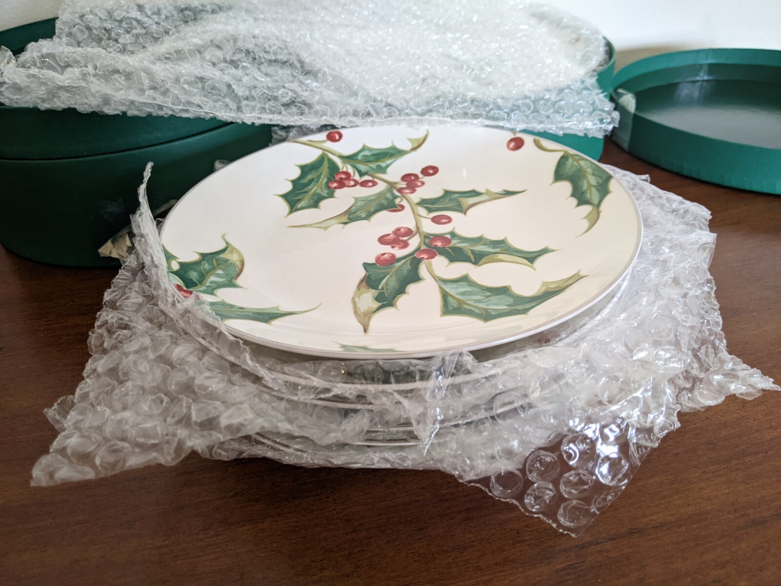 NEW Restoration Hardware Holly Berry Dessert Plates Set of 6 in Box 2