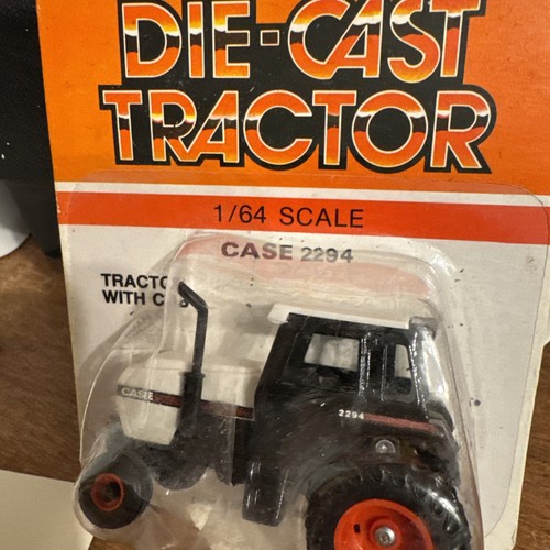 NEW ERTL Die cast Tractor Case 2294 Tractor with Cab #224 1:64 Scale Unpunched - Picture 2 of 3