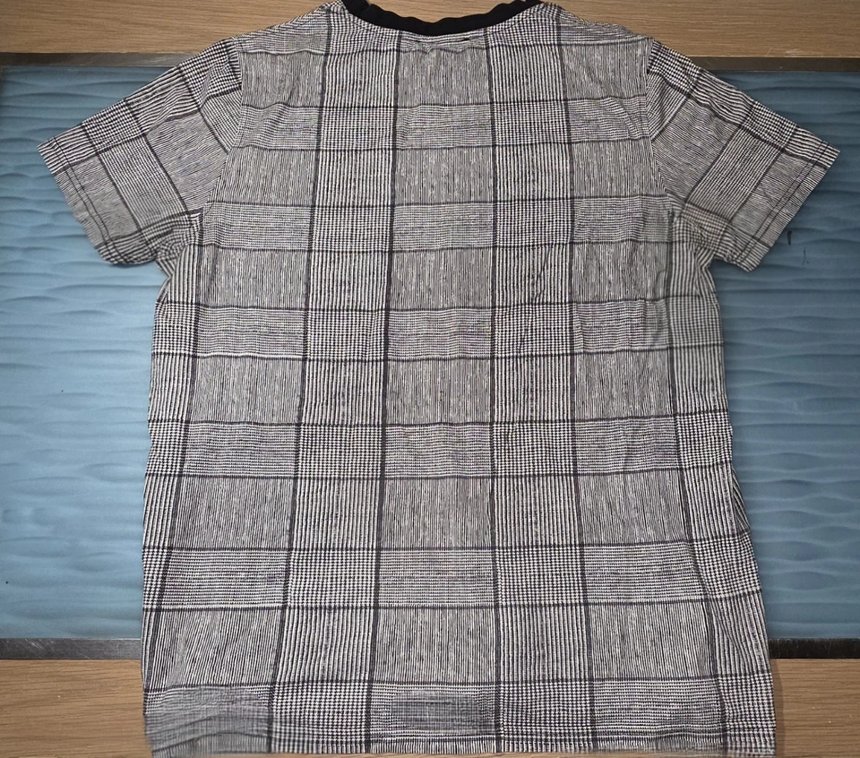 Camiseta masculina padrão xadrez KRISVANASSCHE XL preta branca grade - Imagem 3 de 4