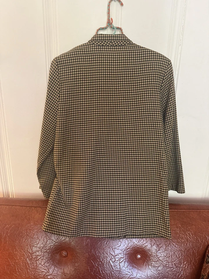 1980’s Vintage houndstooth Unlined Women’s Blazer Size Medium - Image 3 of 4