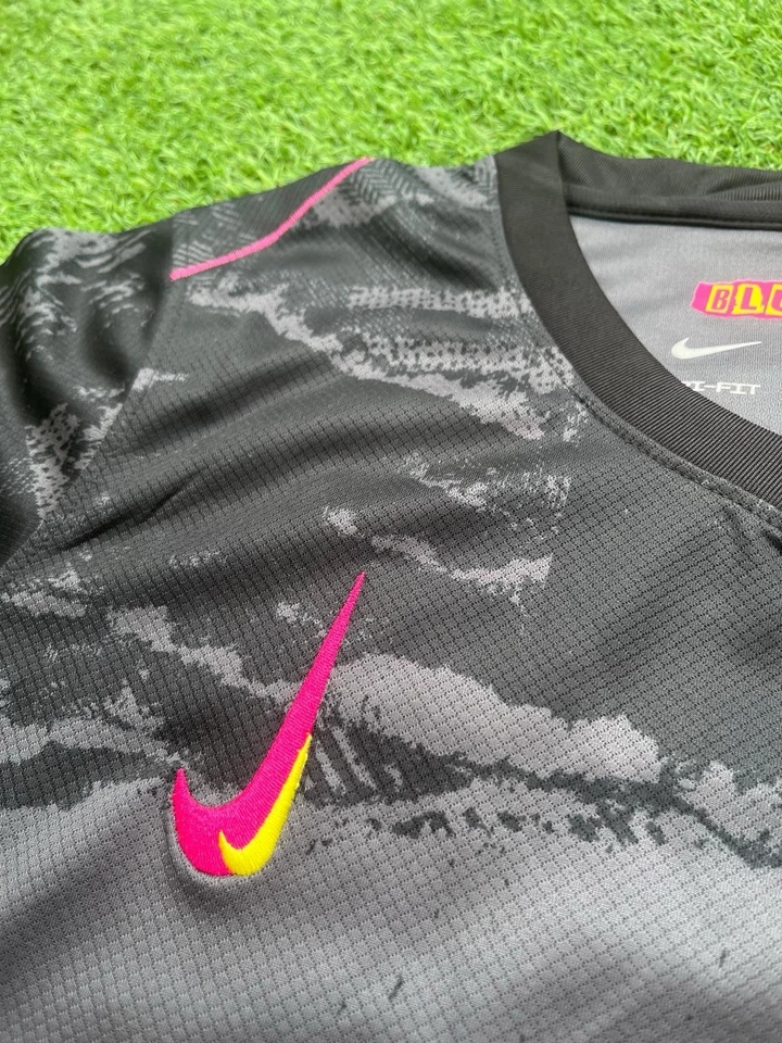 LIMITED CHELSEA FC Jersey- Exotic graphic Tee - Imagen 4 de 4