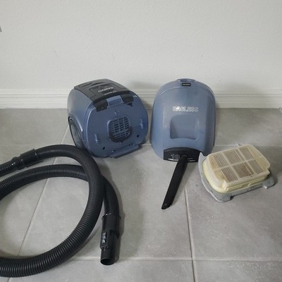 Sanyo SC-505T Canister Vacuum Cleaner w Dust Indicator Bagless Needs New Filter