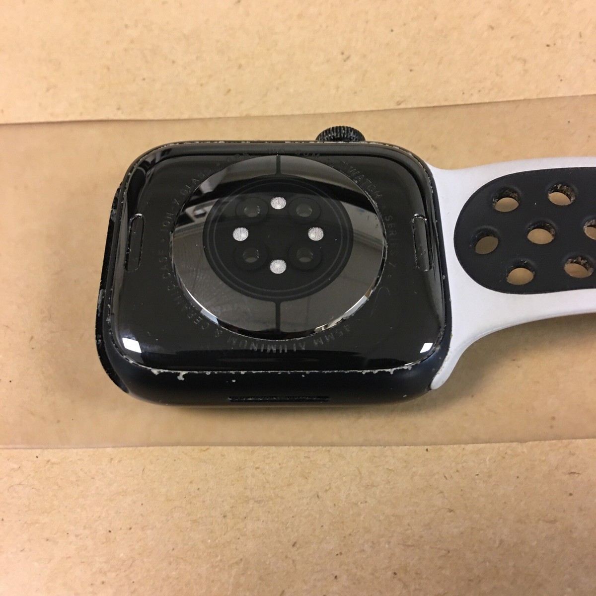 アップルウォッチ7 NIKEver   45mm Amazon.com: Apple Watch Series 7 (GPS + Cellular, 45mm