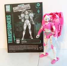 ARCEE Transformers Earthrise WFC Kingdom Deluxe Class Figure COMPLETE