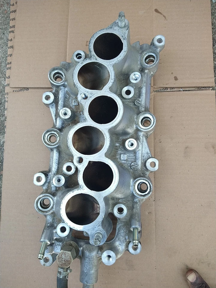 Colector de admisión inferior de 2003 Lexus RX300 3.0 1710120031 4x4 Foto 2 de 4