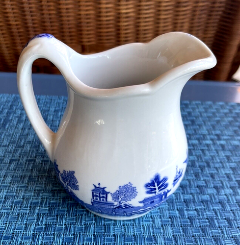 Buffalo China Blue Willow 5” Blue & White 16 Oz Creamer Pitcher 1920’s Excellent - Picture 4 of 7