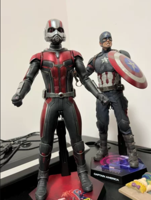 Hot Toys Ant-Man and the Wasp MMS497 Ant-Man 1/6 Action Figure In