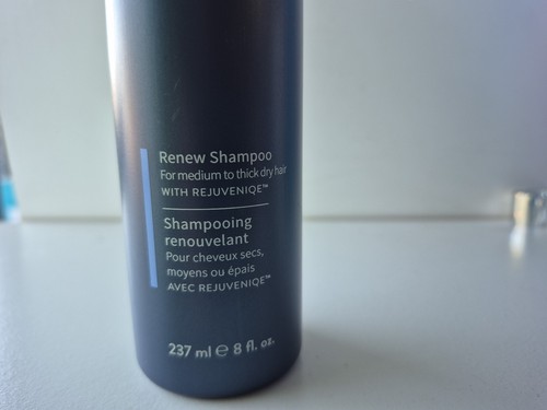 NEW - Monat Renew Shampoo Infused w/ Rejuveniqe 8 fl oz- FREE SHIPPING - Picture 2 of 4