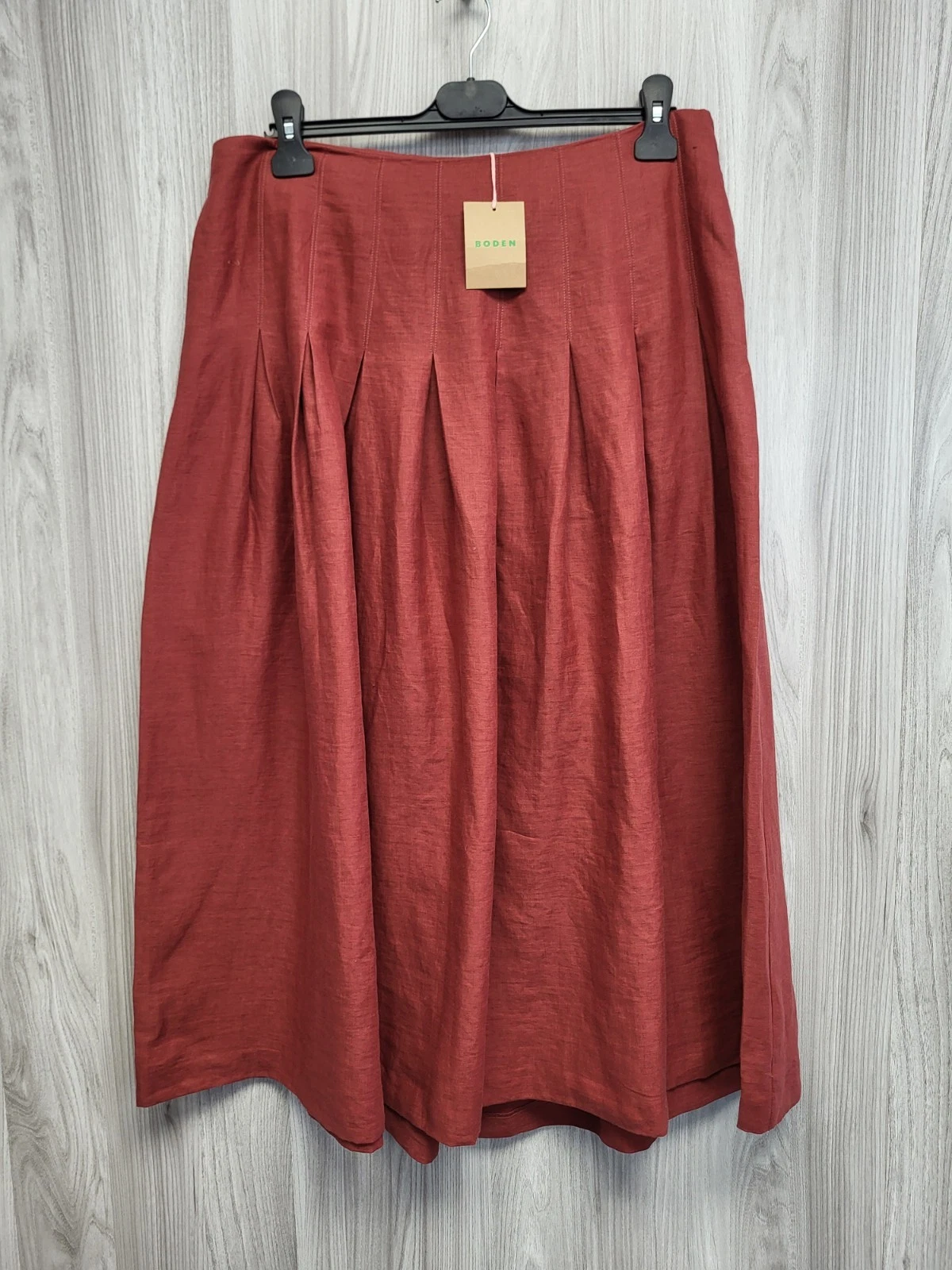 Boden Rust Red Linen Maxi Skirt Pleated Pockets Size 16 BNWT. PBF
Opens in a new window or tab