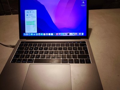 Apple MacBook Pro 13, 2016, 8GB, 512GB, TOUCHBAR,3,3 Ghz i7  Space grau