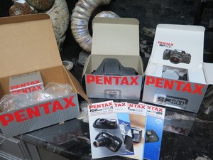 Pentax SF10 35mm SLR Film Camera w/ F35-70mm F3.5-F4.5 w/ Case Boxes Neck Strap