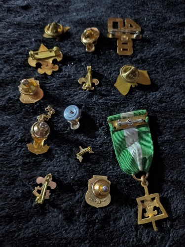 Vintage Boy scout + Flags 40/8 Pins Lot of 13 - Picture 2 of 2