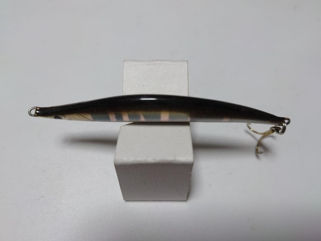 Handmade minnow jig, Kazushige Otani, 9 cm, pale chub - Image 3