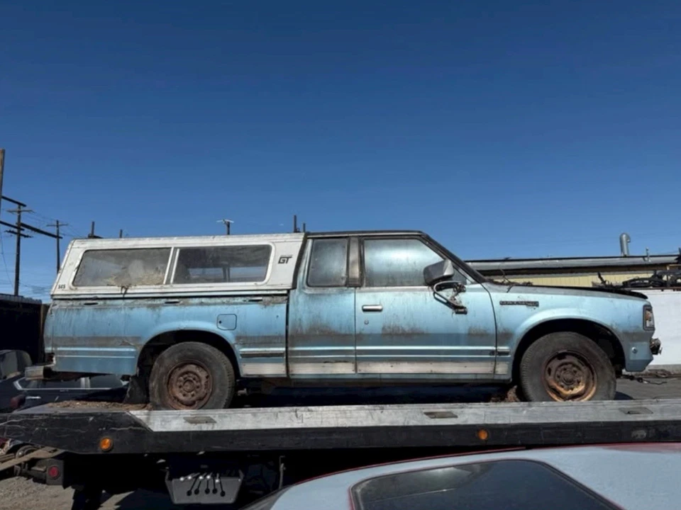 Camión Datsun 720 1980 cabina king eje trasero diferencial M/T sin trabajo pesado 4X2 Foto 2 de 4