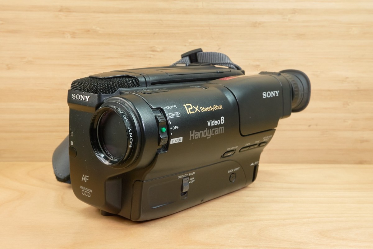Sony Handycam CCD-TR86 Video8 Camcorder, Made in Japan