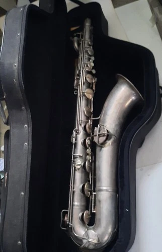 VINTAGE CONN ELKHART LOW PITCH SAX WITH CASE #48266 SAXAPHONE CIRCA 1918