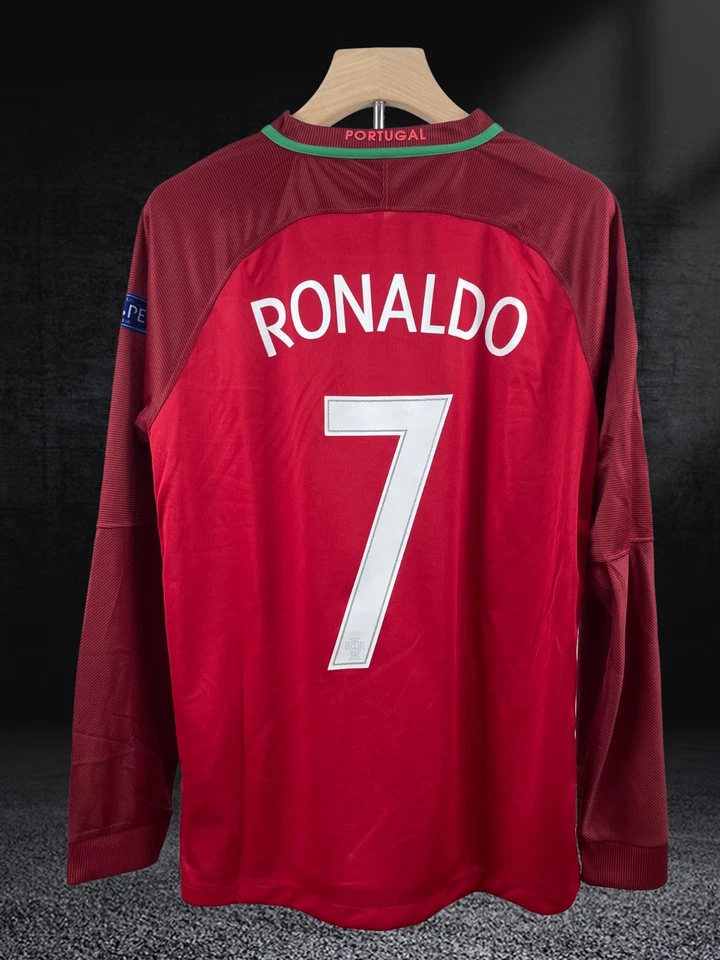 Camiseta manga larga local Cristiano Ronaldo #7 - Icónica Portugal 2015-2016 Foto 2 de 4
