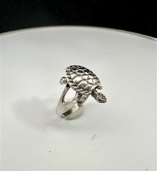 VINTAGE ESTATE MOVABLE 3-D LIFE-LIKE TURTLE RING-AMAZING DETAILS