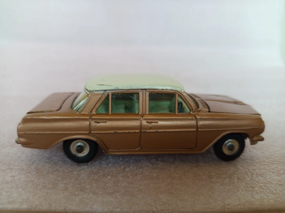 Dinky Toys 196 Holden Special Sedan 1/43 1:43 vintage - Immagine 4 di 4