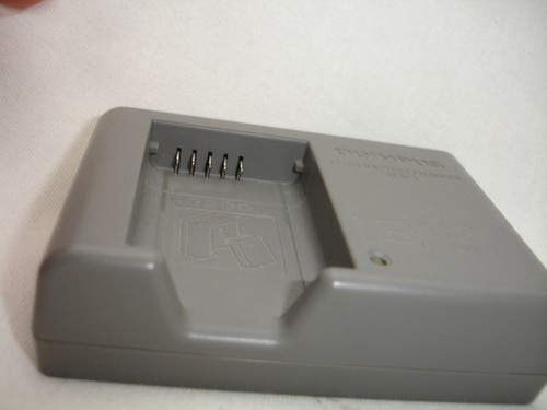 Genuine Olympus LI-40C Li-ion Battery Charger w/ Power Cable for LI-42B Battery - Picture 3 of 10