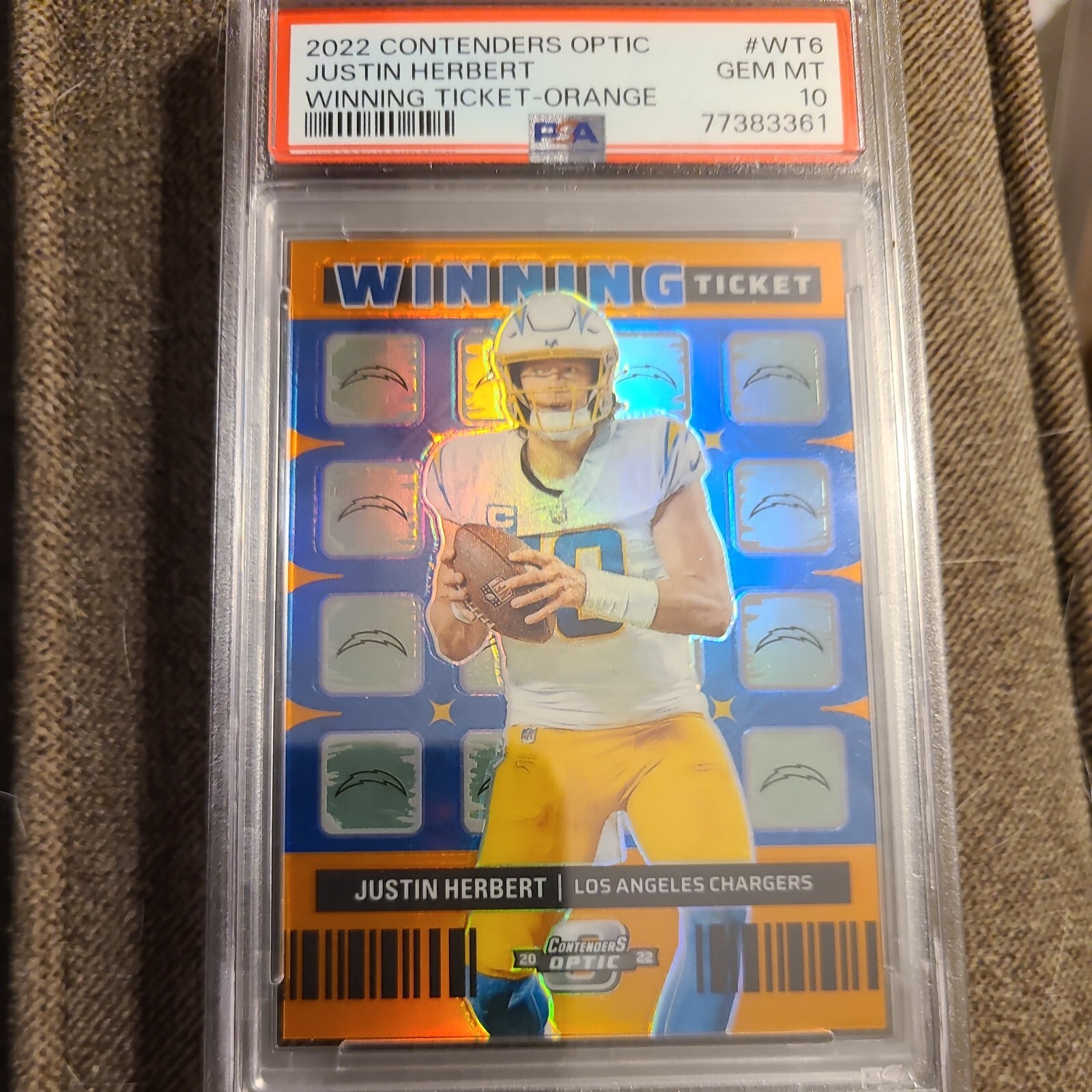 2022 Panini Contenders Optic - Season Ticket Orange Prizm #41 Justin Herbert /50