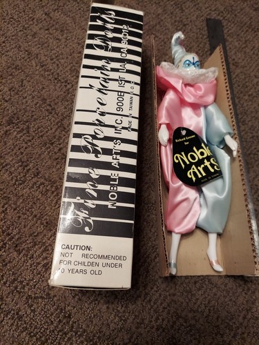 Richard Greene For NOBLE ARTS 13" PORCELAIN DOLL - Picture 6 of 7